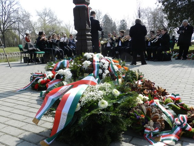 2017. március 15. 79